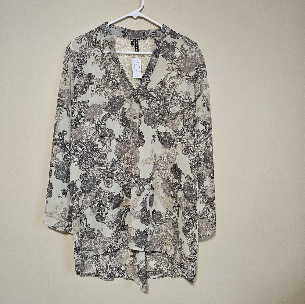 Maurices Semi Sheer Popover Blouse Women's Size 1 Floral Paisley Print Pullover